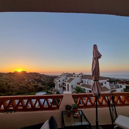 Elegant Apartment With Fantastic Views At The Top Of Calahonda Sitio de Calahonda Exterior foto
